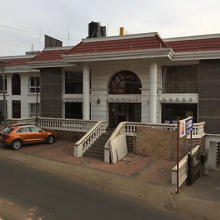 The Majestic Crown Hotel Ooty Ngoại thất bức ảnh