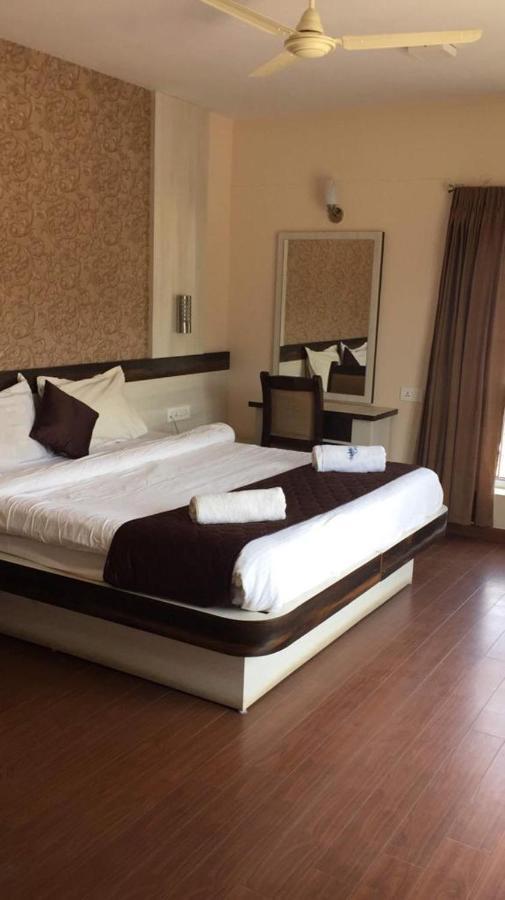 The Majestic Crown Hotel Ooty Ngoại thất bức ảnh