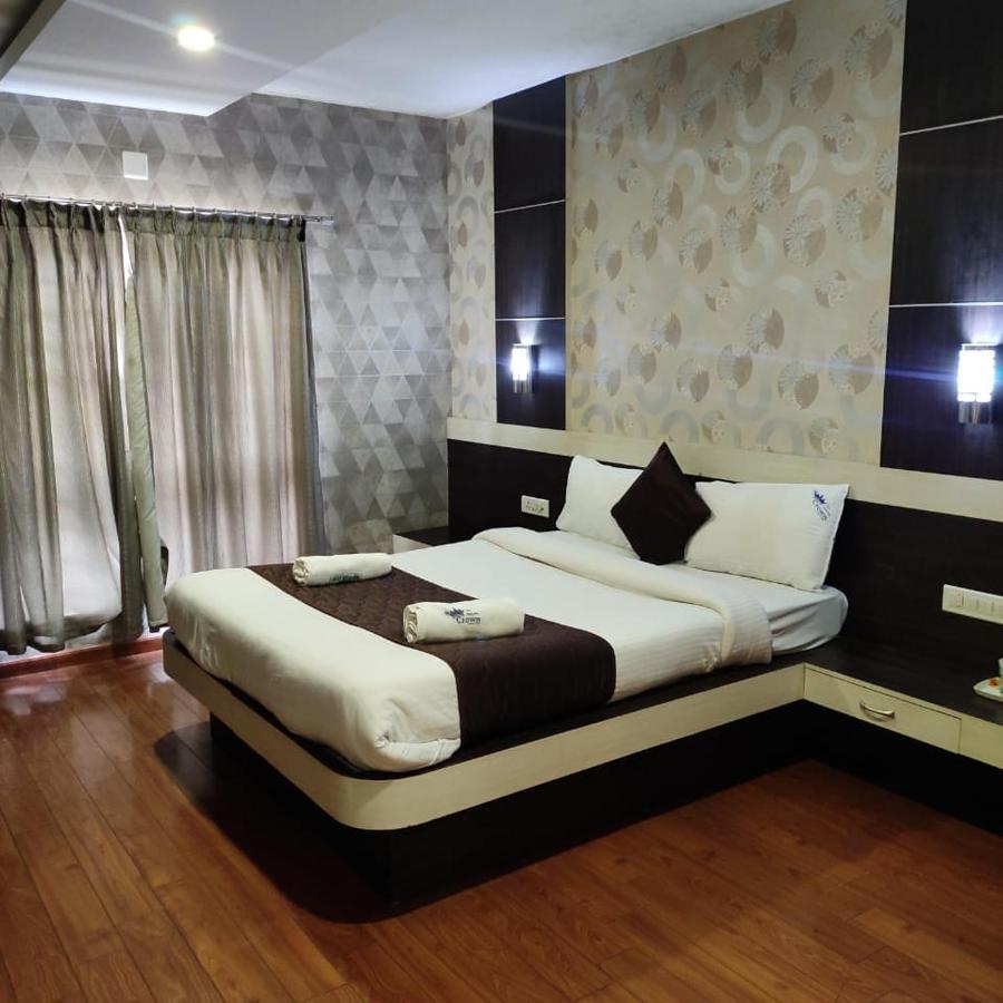 The Majestic Crown Hotel Ooty Ngoại thất bức ảnh