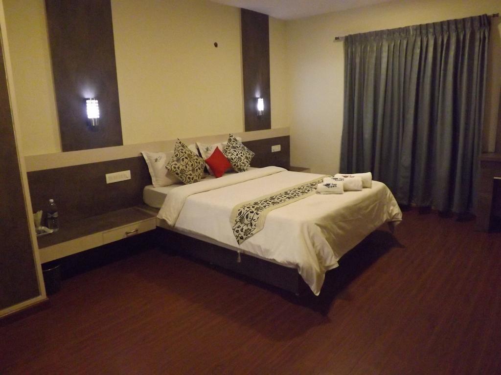 The Majestic Crown Hotel Ooty Ngoại thất bức ảnh