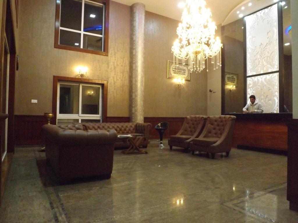 The Majestic Crown Hotel Ooty Ngoại thất bức ảnh