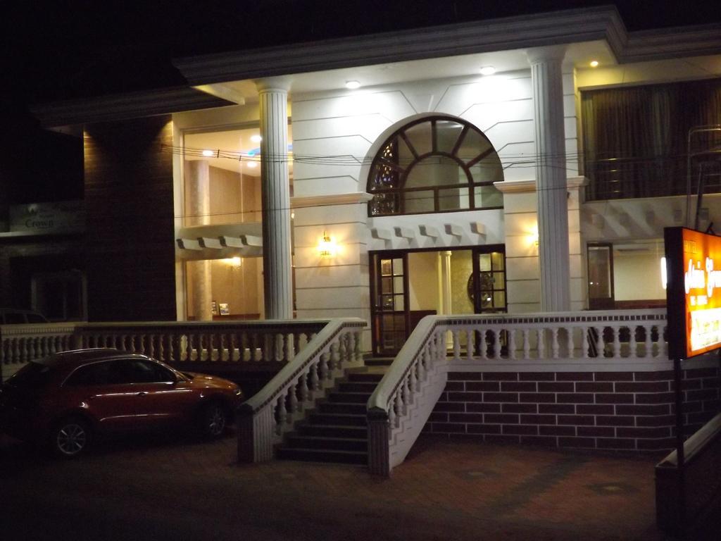The Majestic Crown Hotel Ooty Ngoại thất bức ảnh