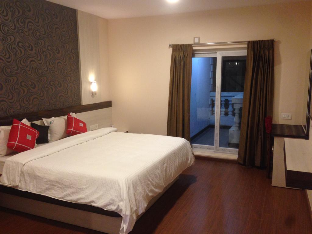The Majestic Crown Hotel Ooty Ngoại thất bức ảnh