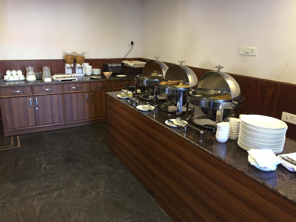 The Majestic Crown Hotel Ooty Ngoại thất bức ảnh