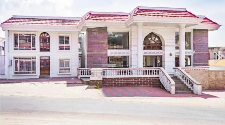 The Majestic Crown Hotel Ooty Ngoại thất bức ảnh